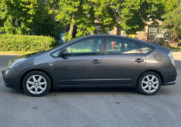 Toyota Prius cena 26999 przebieg: 212800, rok produkcji 2008 z Lwówek małe 529